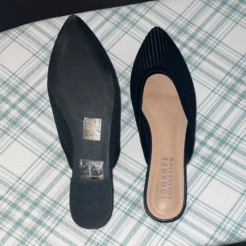 Journee Collection Black Women's Mules - Picture 4 of 4